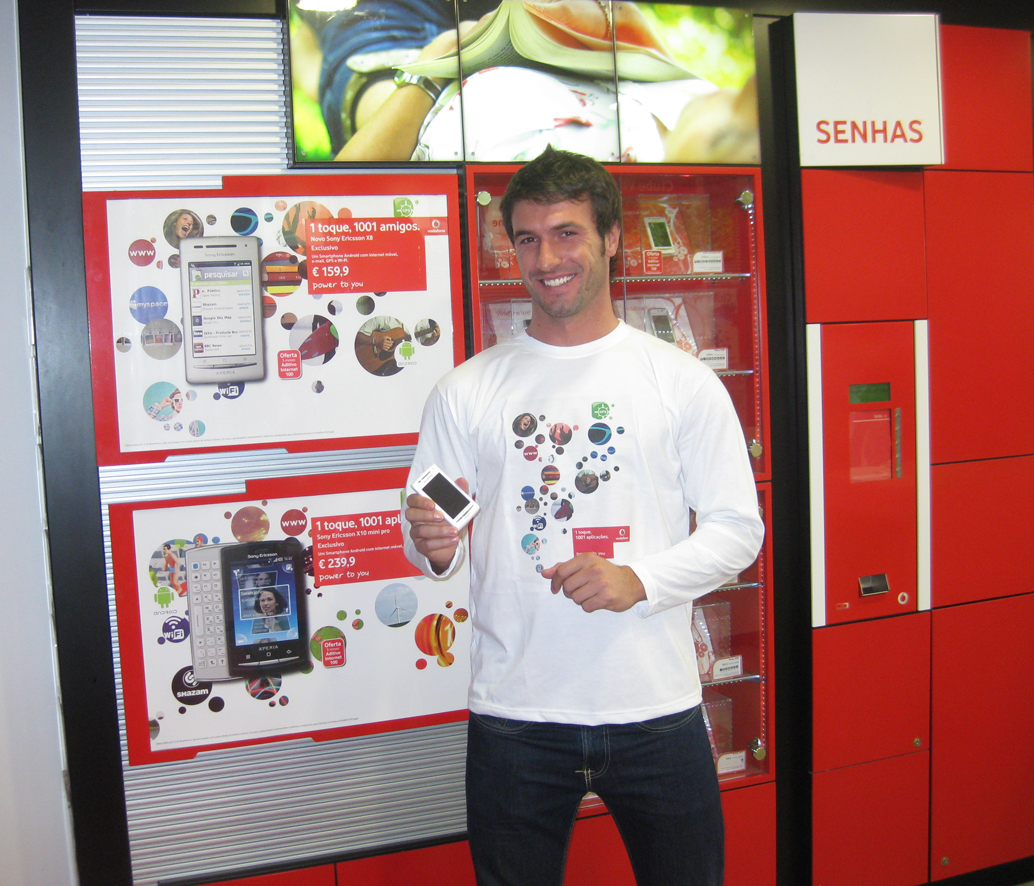 Divulgacao-SonyEricsson-X8-Lojas-Vodafone
